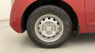 Used 2013 Hyundai Eon [2011-2018] Era + Petrol Manual tyres LEFT FRONT TYRE RIM VIEW