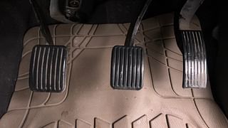 Used 2018 Hyundai Grand i10 [2017-2020] Sportz 1.2 Kappa VTVT Petrol Manual interior PEDALS VIEW