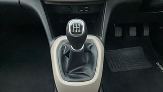 Used 2019 Hyundai Grand i10 [2017-2020] Sportz 1.2 Kappa VTVT Petrol Manual interior GEAR  KNOB VIEW