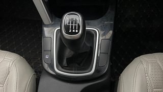 Used 2022 Kia Seltos HTX G Petrol Manual interior GEAR  KNOB VIEW