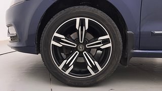 Used 2015 Volkswagen Polo [2015-2019] Highline1.2L (P) Petrol Manual tyres LEFT FRONT TYRE RIM VIEW