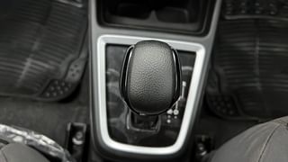 Used 2023 Maruti Suzuki Swift ZXI Plus AMT Dual Tone Petrol Automatic interior GEAR  KNOB VIEW
