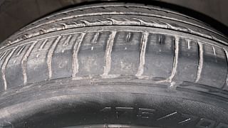 Used 2012 Volkswagen Polo [2010-2014] Comfortline 1.2L (P) Petrol Manual tyres RIGHT FRONT TYRE TREAD VIEW