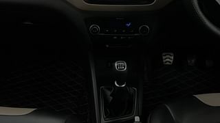 Used 2015 Hyundai Elite i20 [2014-2018] Asta 1.2 (O) Petrol Manual interior GEAR  KNOB VIEW