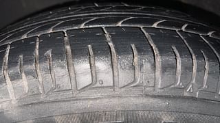 Used 2014 hyundai i10 Sportz 1.1 Petrol Petrol Manual tyres LEFT FRONT TYRE TREAD VIEW
