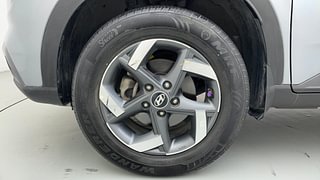 Used 2020 Hyundai Venue [2019-2021] SX 1.0 (O) Turbo Petrol Manual tyres LEFT FRONT TYRE RIM VIEW