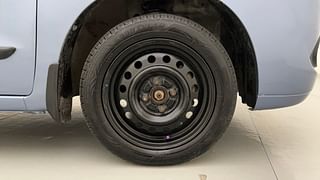 Used 2011 Maruti Suzuki Wagon R 1.0 [2010-2019] VXi Petrol Manual tyres RIGHT FRONT TYRE RIM VIEW