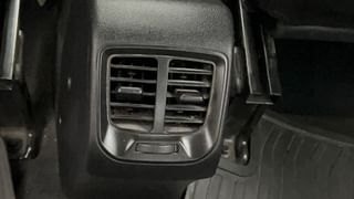 Used 2020 Hyundai New Santro 1.1 Magna Petrol Manual top_features 2nd row AC vent