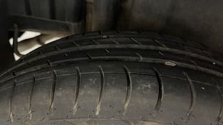 Used 2014 Maruti Suzuki Swift [2011-2017] VXi Petrol Manual tyres RIGHT REAR TYRE TREAD VIEW