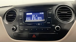 Used 2019 Hyundai Xcent [2017-2019] S Petrol Petrol Manual top_features Integrated (in-dash) music system