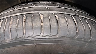 Used 2021 Renault Triber RXZ AMT Petrol Automatic tyres RIGHT FRONT TYRE TREAD VIEW