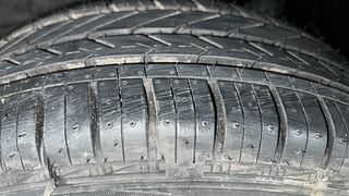 Used 2013 Honda Amaze [2013-2016] 1.2 S i-VTEC Petrol Manual tyres LEFT FRONT TYRE TREAD VIEW