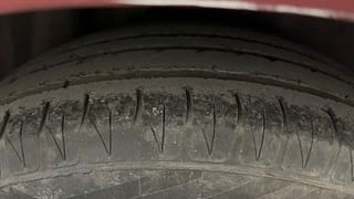 Used 2017 Ford Figo Aspire [2015-2019] Titanium 1.2 Ti-VCT Petrol Manual tyres RIGHT REAR TYRE TREAD VIEW