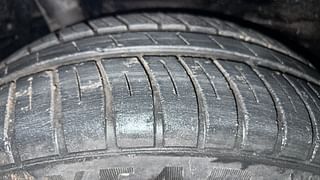 Used 2013 Honda Amaze [2013-2016] 1.2 S i-VTEC Petrol Manual tyres RIGHT REAR TYRE TREAD VIEW