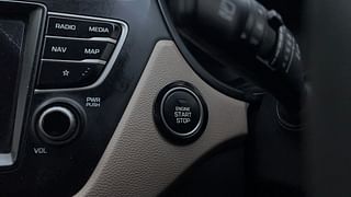 Used 2019 Hyundai Elite i20 [2018-2020] Asta (O) CVT Petrol Automatic top_features Keyless start