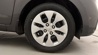 Used 2019 Hyundai Xcent [2017-2019] S Petrol Petrol Manual tyres RIGHT FRONT TYRE RIM VIEW