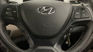 Used 2019 Hyundai Xcent [2017-2019] S Petrol Petrol Manual top_features Steering mounted controls