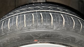 Used 2019 Hyundai Xcent [2017-2019] S Petrol Petrol Manual tyres RIGHT FRONT TYRE TREAD VIEW