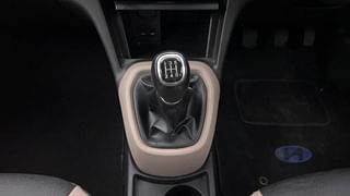 Used 2014 Hyundai Xcent [2014-2017] S (O) Petrol Petrol Manual interior GEAR  KNOB VIEW