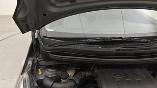 Used 2019 Hyundai Xcent [2017-2019] S Petrol Petrol Manual engine ENGINE RIGHT SIDE HINGE & APRON VIEW