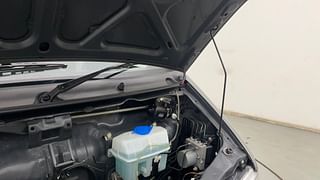 Used 2022 Maruti Suzuki Eeco AC(O) 5 STR Petrol Manual engine ENGINE RIGHT SIDE HINGE & APRON VIEW
