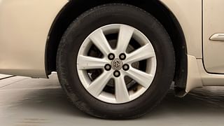 Used 2013 Toyota Corolla Altis [2011-2014] G Petrol Petrol Manual tyres LEFT FRONT TYRE RIM VIEW