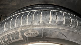 Used 2013 Toyota Corolla Altis [2011-2014] G Petrol Petrol Manual tyres RIGHT REAR TYRE TREAD VIEW