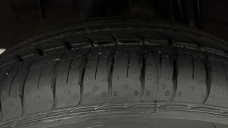 Used 2022 renault Kwid 1.0 RXT Opt Petrol Manual tyres RIGHT REAR TYRE TREAD VIEW