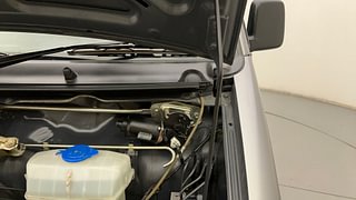 Used 2020 Maruti Suzuki Eeco AC 5 STR Petrol Manual engine ENGINE LEFT SIDE HINGE & APRON VIEW
