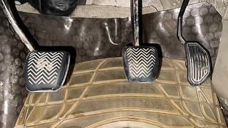 Used 2013 Toyota Corolla Altis [2011-2014] G Petrol Petrol Manual interior PEDALS VIEW