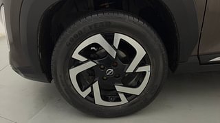Used 2020 Nissan Magnite XV Premium Turbo (O) Petrol Manual tyres LEFT FRONT TYRE RIM VIEW