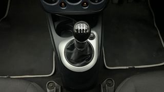 Used 2014 Ford Figo [2010-2015] Duratec Petrol EXI 1.2 Petrol Manual interior GEAR  KNOB VIEW