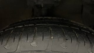 Used 2014 Hyundai Grand i10 [2013-2017] Asta 1.2 Kappa VTVT Petrol Manual tyres RIGHT FRONT TYRE TREAD VIEW