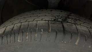 Used 2015 Hyundai Creta [2015-2018] 1.6 SX Plus Petrol Petrol Manual tyres RIGHT FRONT TYRE TREAD VIEW