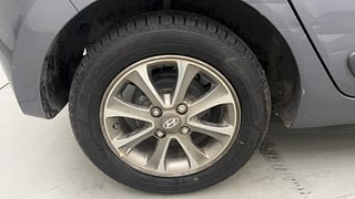 Used 2014 Hyundai Grand i10 [2013-2017] Asta 1.2 Kappa VTVT Petrol Manual tyres RIGHT REAR TYRE RIM VIEW