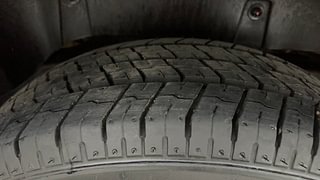 Used 2017 Mahindra TUV300 [2015-2020] T8 mHAWK100 Dual Tone Diesel Manual tyres RIGHT REAR TYRE TREAD VIEW