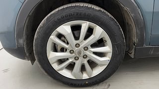 Used 2019 Mahindra XUV 300 W8 AMT Diesel Diesel Automatic tyres LEFT FRONT TYRE RIM VIEW