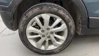 Used 2019 Mahindra XUV 300 W8 AMT Diesel Diesel Automatic tyres RIGHT REAR TYRE RIM VIEW