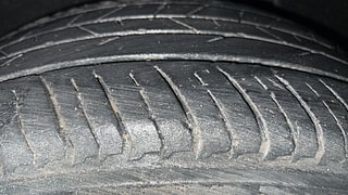 Used 2016 Maruti Suzuki Baleno [2015-2019] Zeta Petrol Petrol Manual tyres LEFT REAR TYRE TREAD VIEW