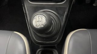 Used 2015 Maruti Suzuki Ritz [2012-2017] Ldi Diesel Manual interior GEAR  KNOB VIEW