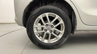 Used 2021 Maruti Suzuki Swift [2017-2021] ZXI Petrol Manual tyres RIGHT REAR TYRE RIM VIEW