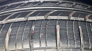 Used 2021 Maruti Suzuki Swift [2017-2021] ZXI Petrol Manual tyres LEFT FRONT TYRE TREAD VIEW