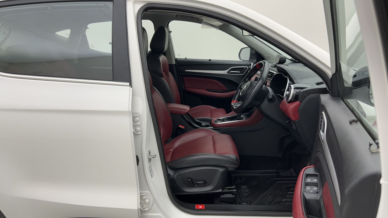 New MG Motors Astor interior RIGHT SIDE FRONT DOOR CABIN VIEW