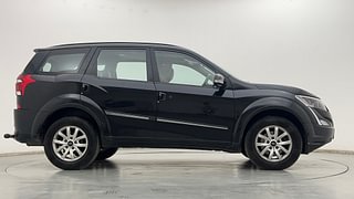 Used 2018 Mahindra XUV500 [2017-2021] W9 Diesel Manual exterior RIGHT SIDE VIEW