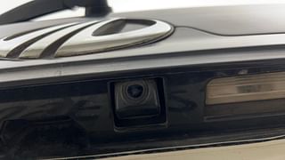 Used 2018 Mahindra XUV500 [2017-2021] W9 Diesel Manual top_features Rear camera