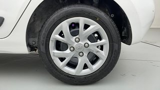 Used 2020 Hyundai Grand i10 [2017-2020] Sportz 1.2 Kappa VTVT Petrol Manual tyres LEFT REAR TYRE RIM VIEW