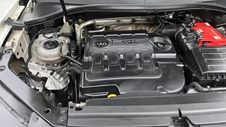 Used 2018 Volkswagen Tiguan [2017-2020] Highline TDI Diesel Automatic engine ENGINE RIGHT SIDE VIEW