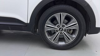 Used 2016 Hyundai Creta [2015-2018] 1.6 SX Plus Auto Diesel Automatic tyres RIGHT FRONT TYRE RIM VIEW