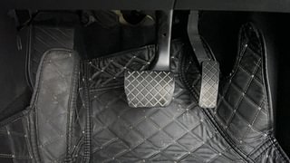 Used 2018 Volkswagen Tiguan [2017-2020] Highline TDI Diesel Automatic interior PEDALS VIEW