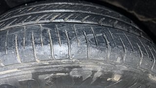 Used 2017 Hyundai Elite i20 [2014-2018] Sportz 1.2 Petrol Manual tyres LEFT FRONT TYRE TREAD VIEW